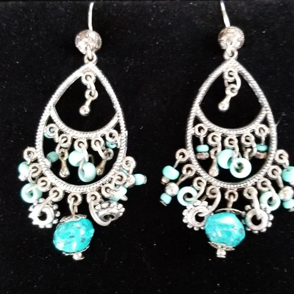 Vintage 1970s Hippie Bohemian Turquoise Silvertone Chandelier Earrings - Picture 6 of 12